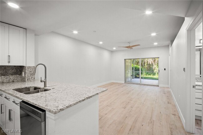 4450 Botanical Pl Cir in Naples, FL - Building Photo - Building Photo