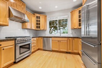 22520 NE Cascara Cir in Redmond, WA - Building Photo - Building Photo