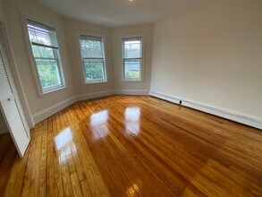 10 Clary St, Unit 1 in Cambridge, MA - Building Photo - Building Photo