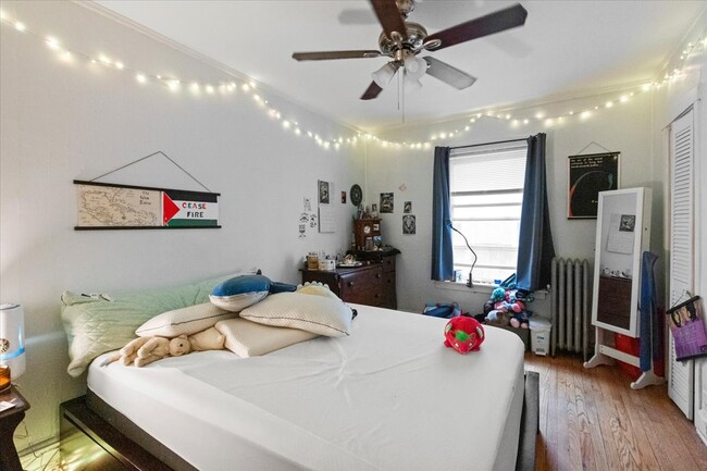 6426 N Newgard Ave, Unit 1E in Chicago, IL - Building Photo - Building Photo
