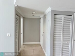 7266 SW 88th St in Miami, FL - Building Photo - Building Photo