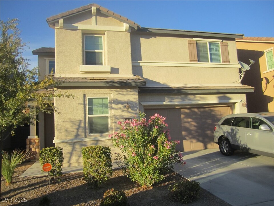 3638 Via Messina in Henderson, NV - Building Photo