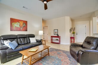 15992 W Indigo Ln in Surprise, AZ - Building Photo - Building Photo