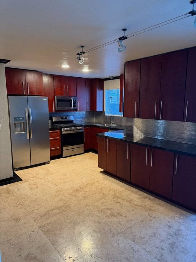 property at 3724 W Gardenia Ave