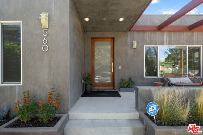 560 N Plymouth Blvd in Los Angeles, CA - Building Photo - Building Photo