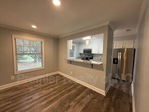 4021 Whirlaway Ct in Clemmons, NC - Foto de edificio - Building Photo