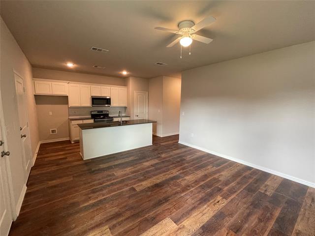 property at 2931 Peony Dr