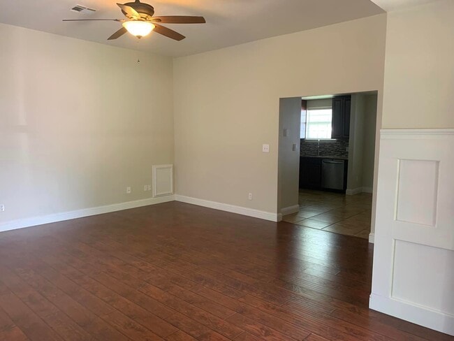 218 S 6th St in La Porte, TX - Building Photo - Building Photo