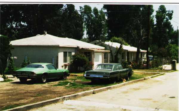 10218-10230 Bradley Ave in Pacoima, CA - Foto de edificio