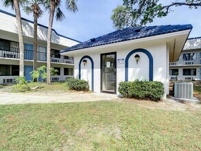 5399 W Irlo Bronson Memorial Hwy in Kissimmee, FL - Foto de edificio - Building Photo