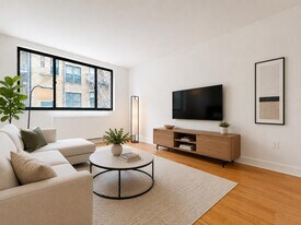 323 W 96th St, Unit 403 in New York, NY - Building Photo