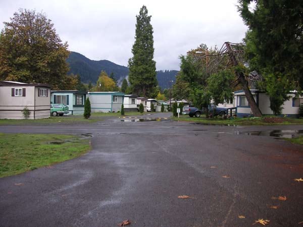 Monte Vista Mobile Home Park in Oakridge, OR - Building Photo