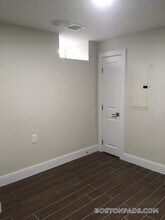 7 Webster St, Unit 1 in Somerville, MA - Building Photo - Building Photo