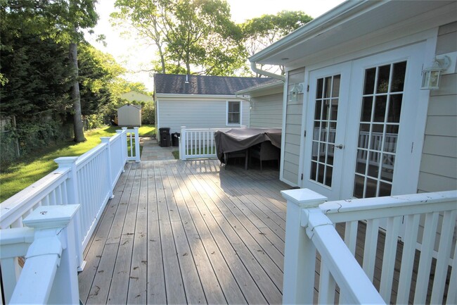 34 Nassau Rd in Hampton Bays, NY - Building Photo - Building Photo