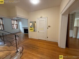 1805 Beacon St, Unit 2 in Brookline, MA - Building Photo