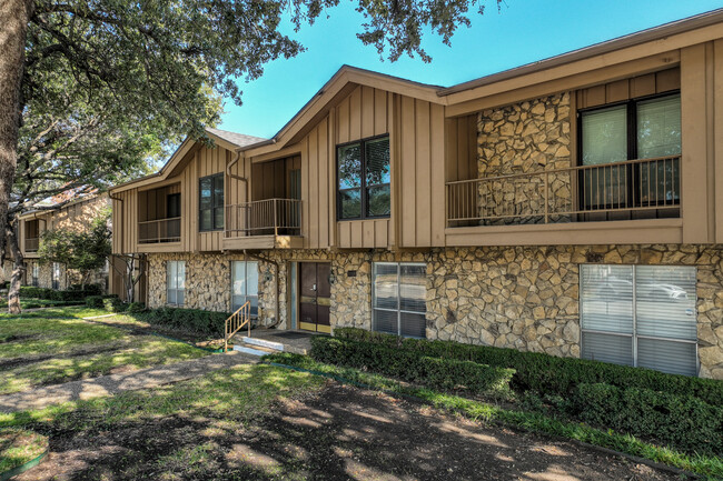 Park Central in Dallas, TX - Foto de edificio - Building Photo