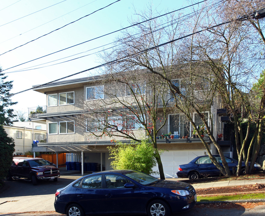 Michael J Apartments in Seattle, WA - Building Photo