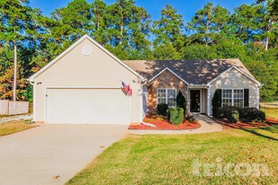 714 Manor Ridge Dr in Loganville, GA - Building Photo