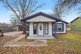 5421 Buchanan St in Fort Worth, TX - Building Photo