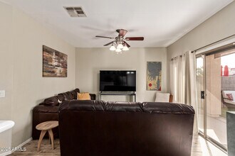 2052 N Holguin Way in Chandler, AZ - Building Photo - Building Photo