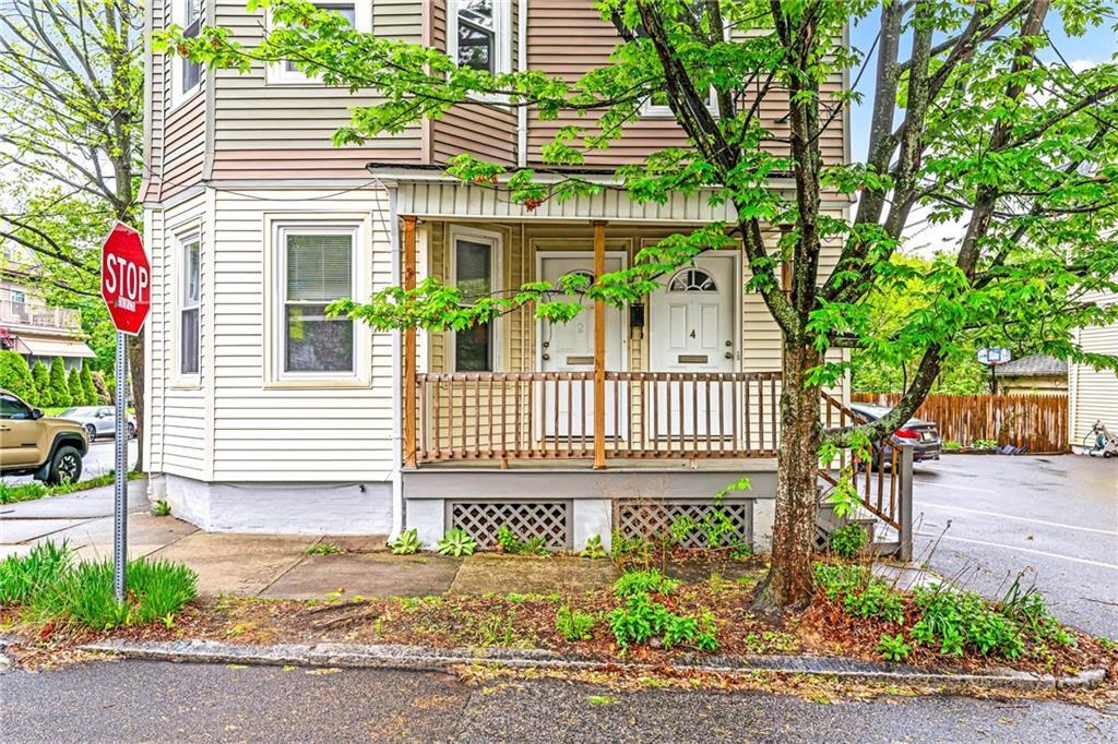 2 Poplar St in Providence, RI - Building Photo