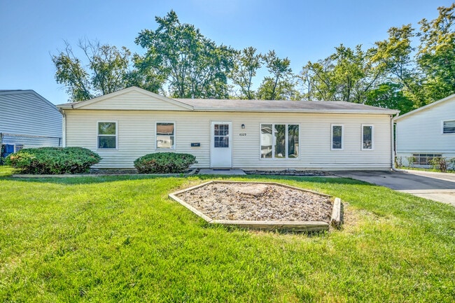 4329 Whitehall Ln in Richton Park, IL - Building Photo - Building Photo