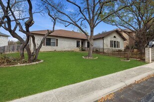 9231 Linbrooke in San Antonio, TX - Building Photo