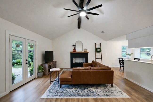 1917 Barger St in League City, TX - Building Photo - Building Photo