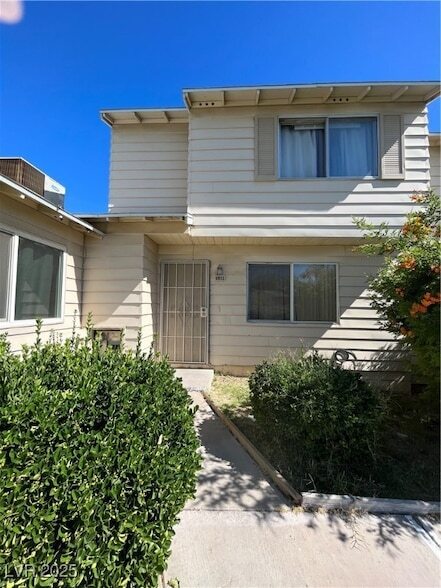 property at 4972 Larkspur St