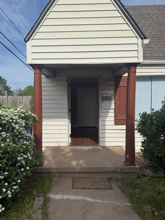 1501 S Jamestown Ave in Tulsa, OK - Foto de edificio
