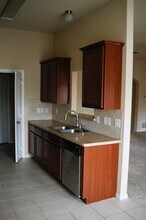 1733 Sully Ct in Stephenville, TX - Foto de edificio - Building Photo