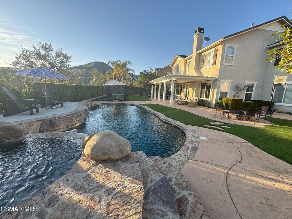 3783 Red Hawk Ct in Simi Valley, CA - Building Photo