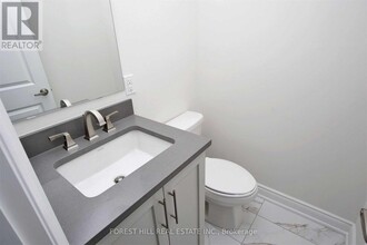 61 Glazebrook Dr in Vaughan, ON - Building Photo - Building Photo