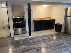 192 Silverbirch Dr in Newmarket, ON - Building Photo - Building Photo