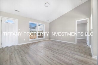 2736 Fairstone Ave in Charlotte, NC - Building Photo - Building Photo