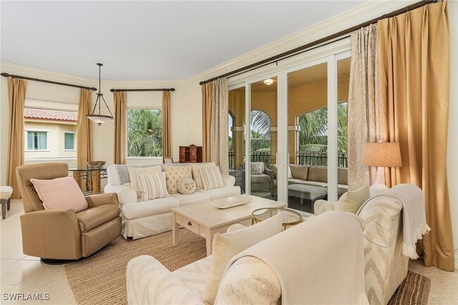 property at 2728 Tiburon Blvd E