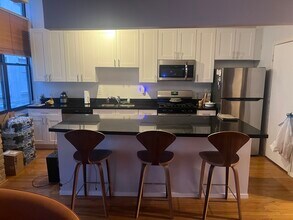 375 W Erie St in Chicago, IL - Building Photo - Building Photo