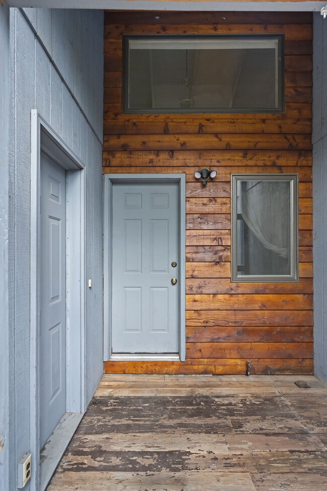 22 Baranof Ave in Fairbanks, AK - Foto de edificio - Building Photo