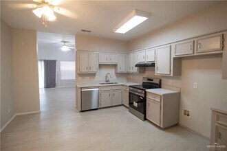 16 E Martin Ave in McAllen, TX - Building Photo - Building Photo