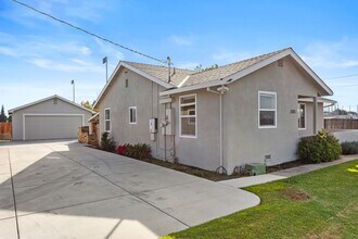 1281 9th St in Lincoln, CA - Building Photo - Building Photo