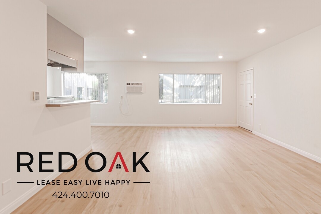 5130 Yarmouth Ave in Los Angeles, CA - Building Photo