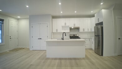 10240-10157 157 St NW in Edmonton, AB - Building Photo - Building Photo