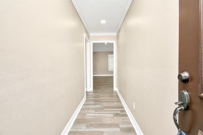 701 Regency Dr in Deer Park, TX - Building Photo - Building Photo