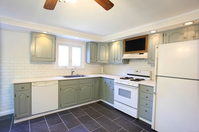 66 Barnett St, Unit 1 in New Haven, CT - Foto de edificio - Building Photo