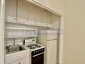 328 W 83rd St in New York, NY - Building Photo - Building Photo