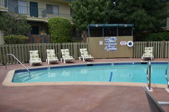 Palms Garden Apartments in Torrance, CA - Foto de edificio - Interior Photo