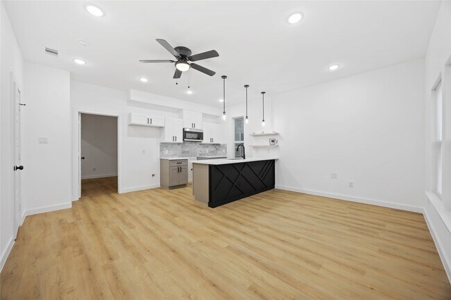 7126 Bywood St in Houston, TX - Building Photo - Building Photo