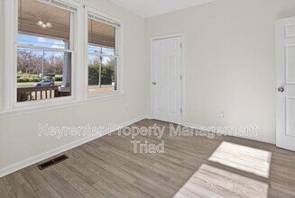 2405 Freeman Mill Rd in Greensboro, NC - Building Photo - Building Photo