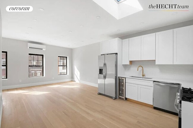 property at 1319 Lincoln Pl