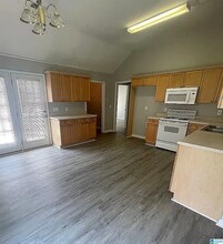 1060 Village Trail in Calera, AL - Foto de edificio - Building Photo